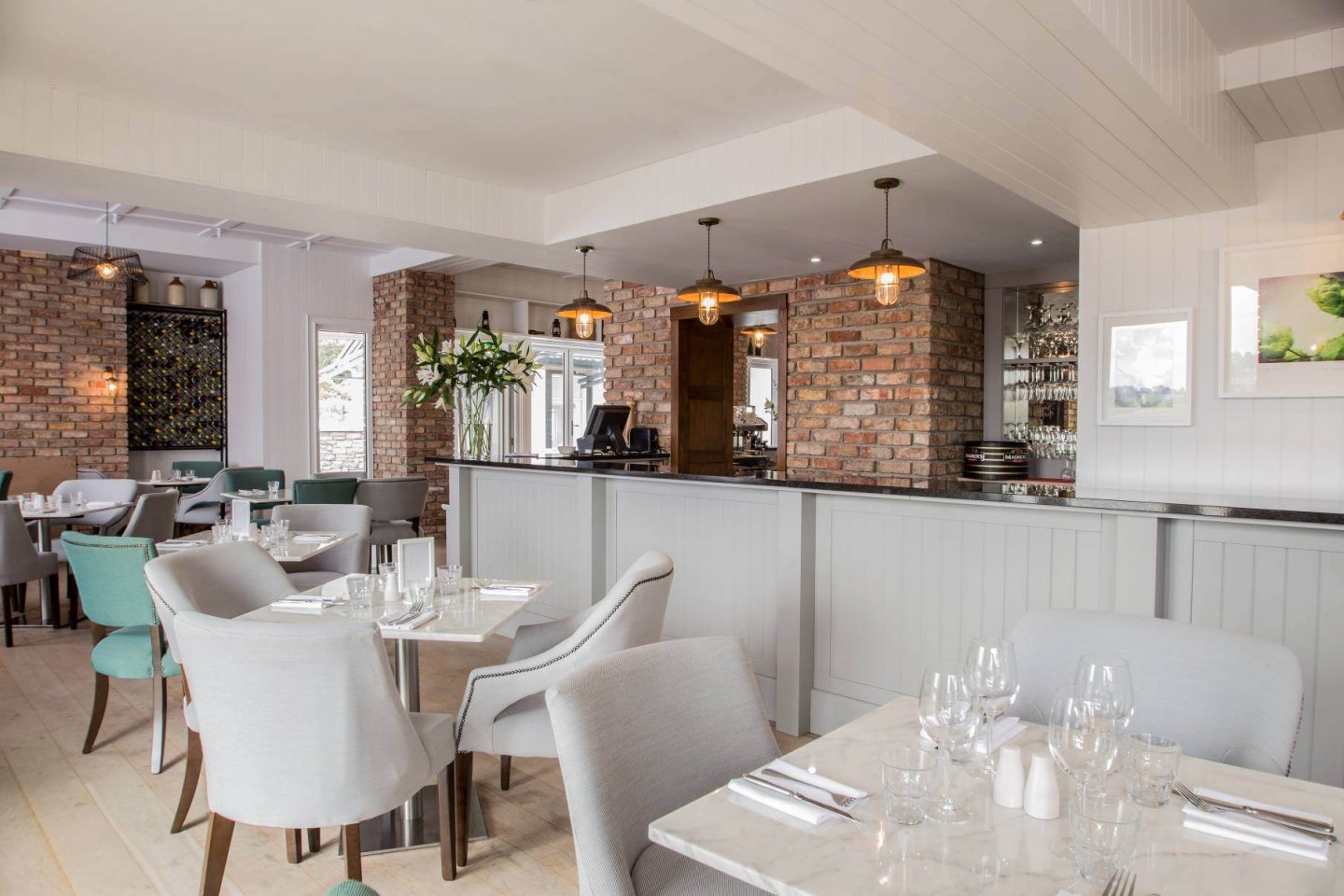 Ivanhoe Inn and Hotel, Belfast: hotel lighting by Willie Duggan