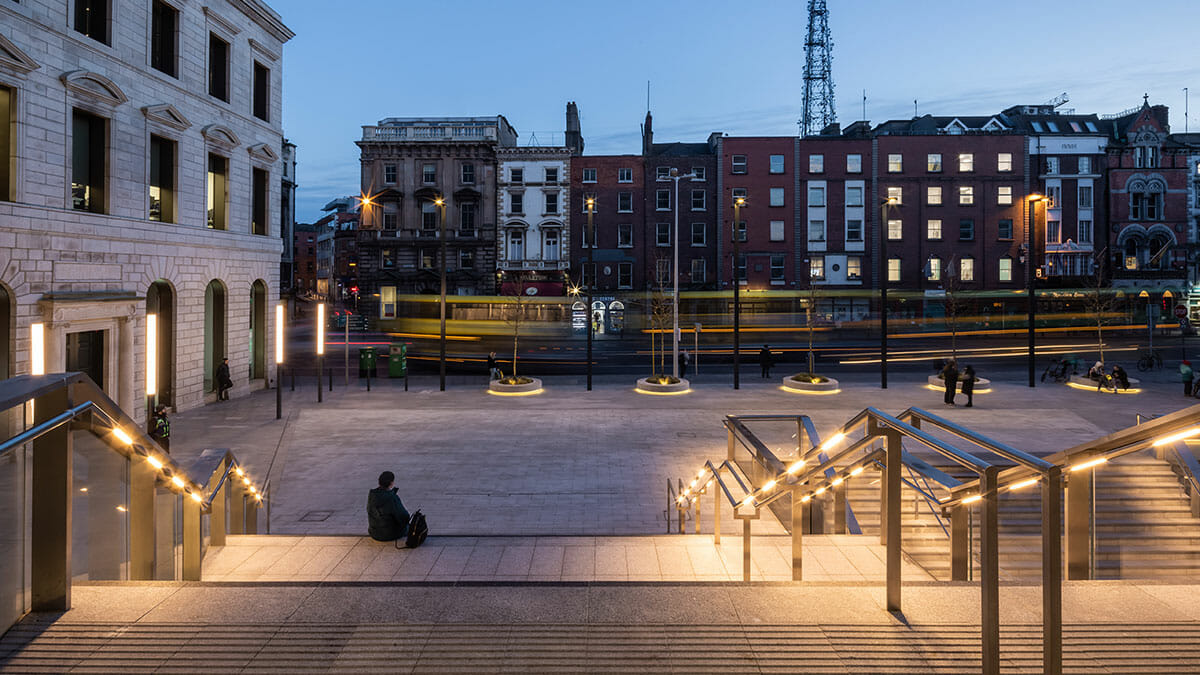 CB-2 Central Plaza, Dublin: commercial lighting by Willie Duggan