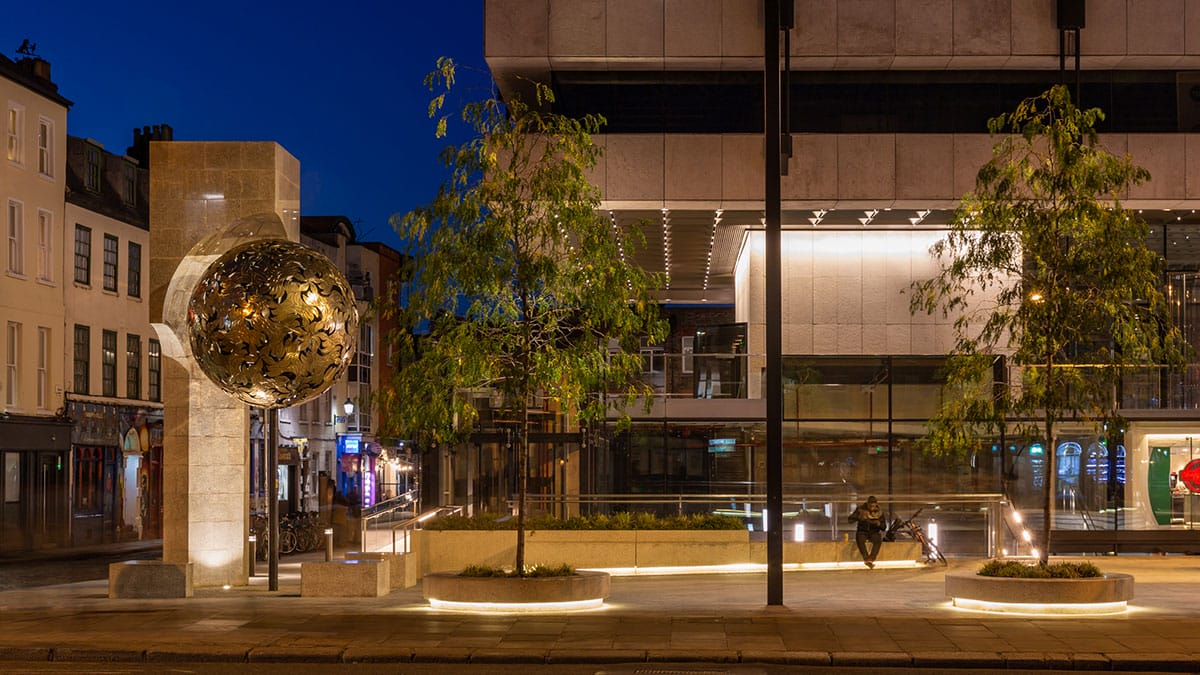 Central-2 Central Plaza, Dublin: commercial lighting by Willie Duggan